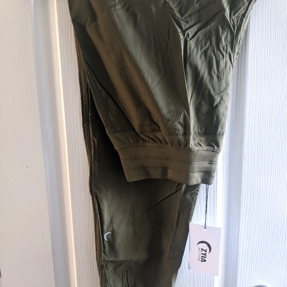 NWT Zyia Olive Trail Jogger